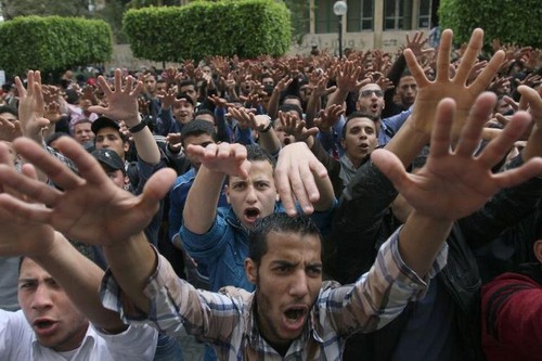 Egypte : procès contre plus de 1.200 partisans de Mohamed Morsi - ảnh 1